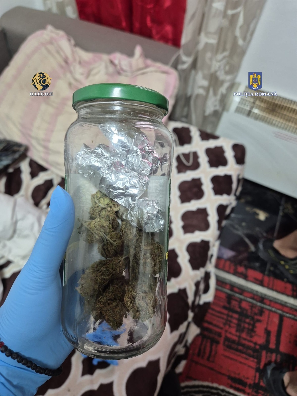 c250dff6-bf73-43e5-aebb-3012cb6e84bc