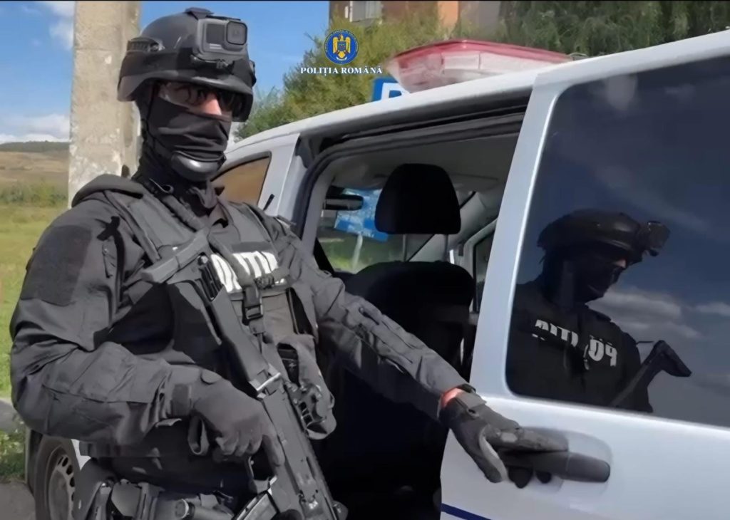 102a8fe8-5789-4e07-8d3b-306abcb9c76b