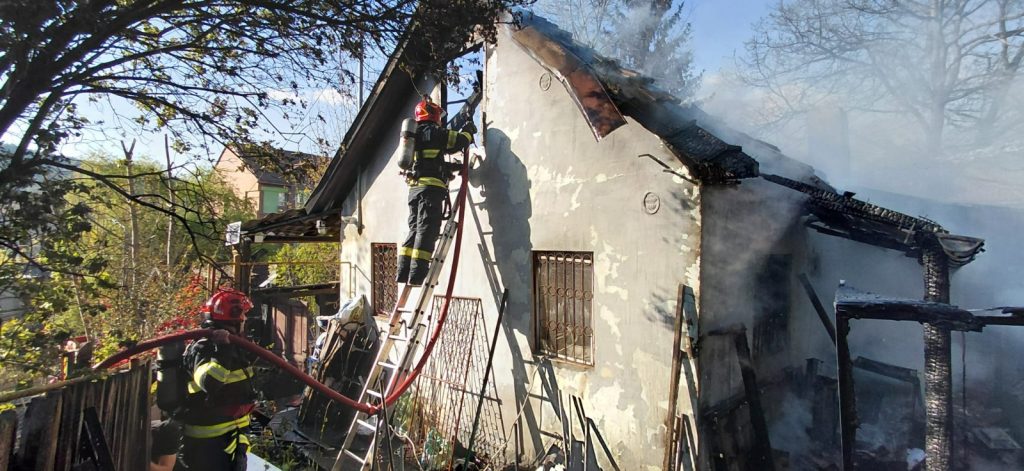 6a64614d-c024-4b43-8fd9-28ce022b7cb5