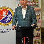 „Condeiul Magic” a adus la bibliotecă cei mai talentați mici caligrafi ai județului Hunedoara