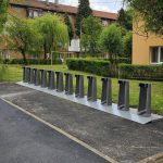 La Petroșani au început montările centrelor pentru închirierea bicicletelor