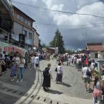 Călare, pe muntele din Straja, la Nedeia Sânzienelor
