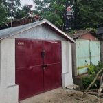 Acoperiș zburat, copaci rupți- efectele furtunii in Petroșani