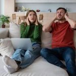 12.000 de lei – amenda maximă pentru cei care-și deranjează vecinii, cu muzică, zgomote sau petreceri