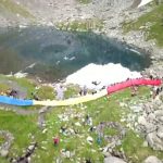 Un uriaș drapel va fi arborat în Parâng, de voluntarii INVICTUS