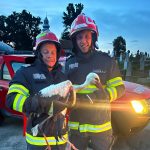 Povestea lui „Piu”, puiul de barză salvat de pompierii din Brad. O comunitate întreagă s-a mobilizat pentru a-i da o nouă șansă