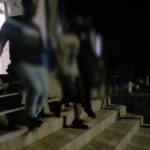 Tânăr reținut după un furt din magazin și distrugerea unei uși de evacuare