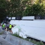 Tir răsturnat în Defileul Jiului