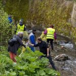 Acțiuni de ecologizare în Valea Jiului, înaintea Zilei Naționale de Curățenie