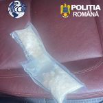 Bărbat de 29 de ani, arestat preventiv după ce ar fi vândut substanțe psihoactive în Valea Jiului