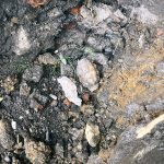 Grenadă de mână găsită în curtea unei case din Petroșani. Pirotehniștii ISU Hunedoara au intervenit
