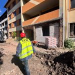 Amenzi de 184.000 de lei după controalele ITM Hunedoara pe șantiere. Trei persoane, depistate muncind fără forme legale
