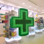 Doi tineri, bănuiți că au furat produse farmaceutice de 7.000 de lei dintr-o farmacie din Hunedoara