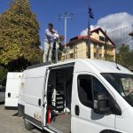 Aerul din Petroșani, monitorizat după incendiul izbucnit în subteran. Laborator mobil, amplasat în fața Colegiului „Mihai Eminescu”