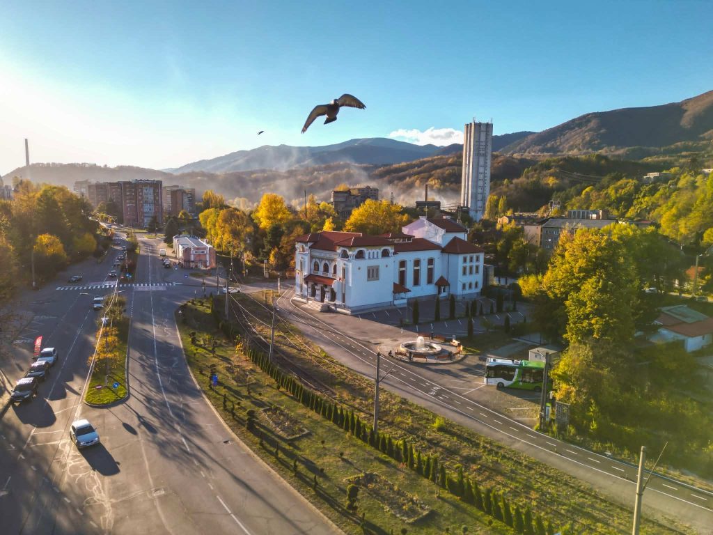 TOAMNA LUPENI