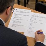 Concurs pentru directorii de școli din Hunedoara. 84 de candidați au promovat proba scrisă